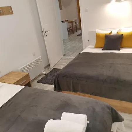 Vrh Apartment *