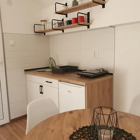 Apartment Vrh *
