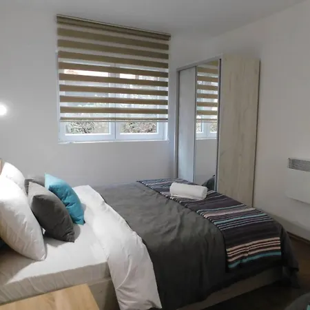 Vrh Apartman Crni Vrh